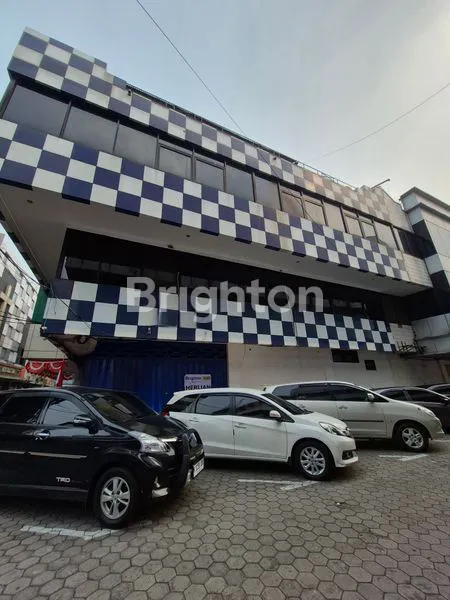 image RUKO RMI HOOK 3 LANTAI SIAP PAKAI, PARKIR LUAS, COCOK UNTUK KANTOR DAN USAHA LAINNYA, STRATEGIS SELANGKAH KE UBAYA NGAGEL NGINDEN (2)