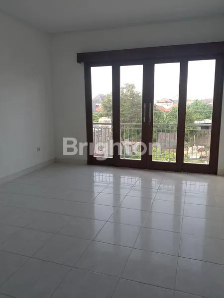 image RUMAH ASRI 2 LANTAI DI JL. SEKAR JEPUN, GATSU TIMUR – DENPASAR TIMUR  (4)