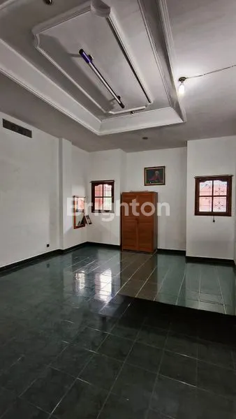 image RUKO STRATEGIS 3 LANTAI DI GATSU BARAT, COCOK UNTUK USAHA DAN KANTOR CABANG (4)