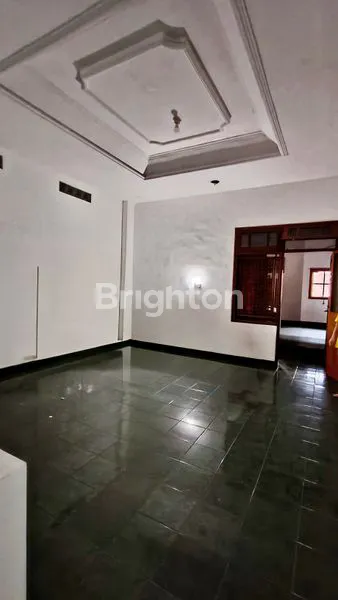 image RUKO STRATEGIS 3 LANTAI DI GATSU BARAT, COCOK UNTUK USAHA DAN KANTOR CABANG (7)