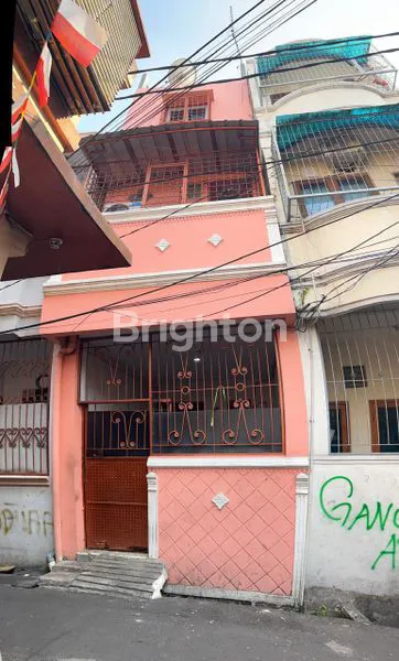 image RUMAH STRATEGIS 3 LANTAI DI JEMBATAN LIMA JAKARTA BARAT (2)