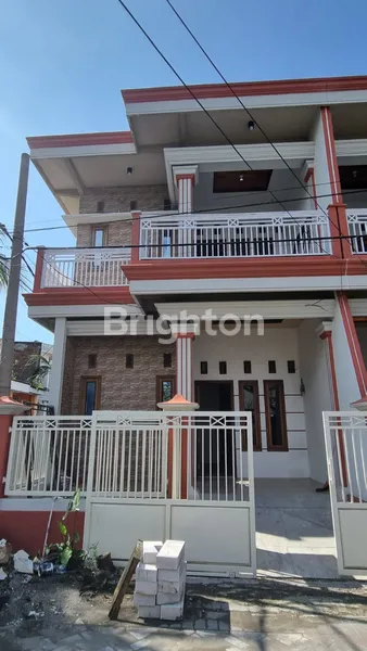 image RUMAH 2 LANTAI SIAP HUNI DI GRIYA SURABAYA ASRI - SHM (1)