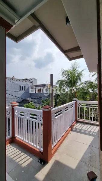 image RUMAH 2 LANTAI SIAP HUNI DI GRIYA SURABAYA ASRI - SHM (2)