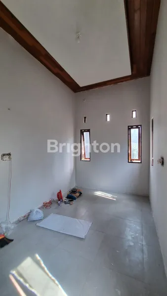 image RUMAH 2 LANTAI SIAP HUNI DI GRIYA SURABAYA ASRI - SHM (3)