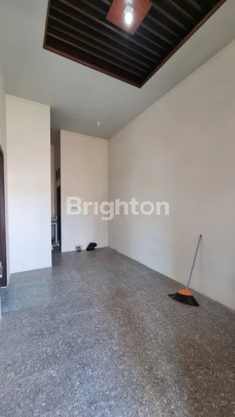 image RUMAH 2 LANTAI SIAP HUNI DI GRIYA SURABAYA ASRI - SHM (6)