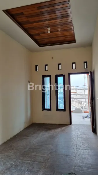 image RUMAH 2 LANTAI SIAP HUNI DI GRIYA SURABAYA ASRI - SHM (7)