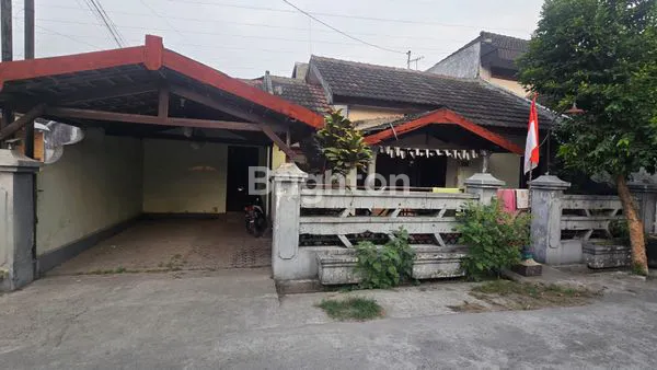 image RUMAH POJOK DI PERUMAHAN (4)
