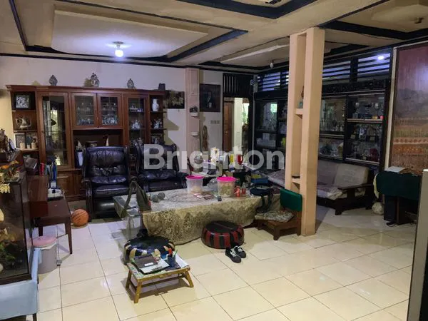 image RUMAH BESAR LOKASI STRATEGIS (7)
