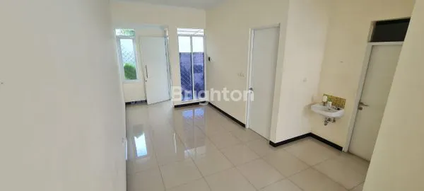 RUMAH SIAP HUNI DI KOMPLEK PERUMAHAN TAMAN KOPO INDAH 5