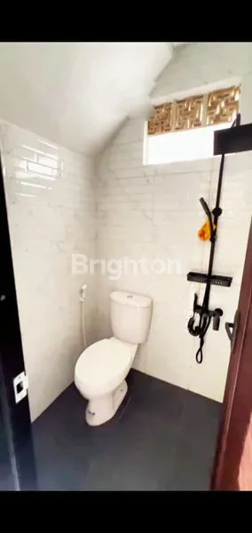 image RUMAH BARU GRESS 2 LANTAI LOKASI STRATEGIS SIAP HUNI (8)