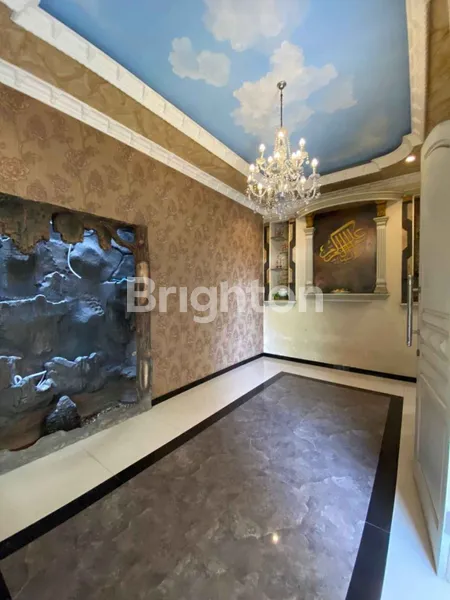 image RUMAH SECOND RAYA MULYOREJO, JALANAN RAMAI, STRATEGIS DEKAT UNAIR KAMPUS C, COCOK UNTUK USAHA (6)