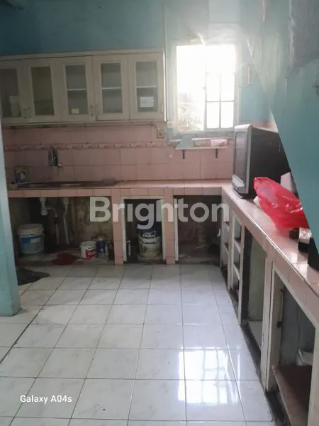 image RUMAH SIAP HUNI ADA KIOS NYA DI DAERAH JAKARTA (5)