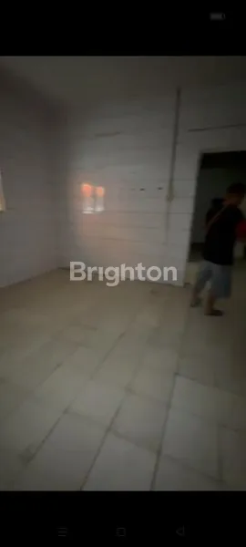 image RUMAH LAMA DAN LUAS HITUNG TANAH SAJA DAERAH JELAMBAR FAJAR JAKARTA BARAT  (7)