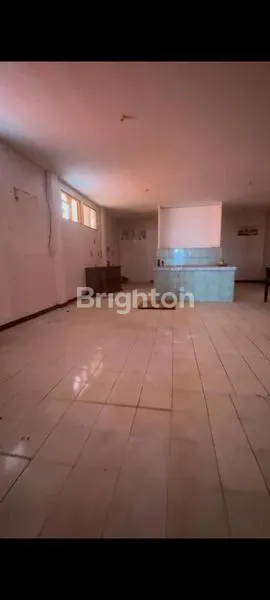 image RUMAH LAMA DAN LUAS HITUNG TANAH SAJA DAERAH JELAMBAR FAJAR JAKARTA BARAT  (2)