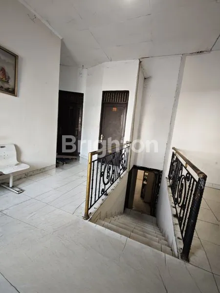 KOS KOSAN BENGKEL MOBIL LAUNDRY SUDAH PROFIT DI TAMAN SURYA