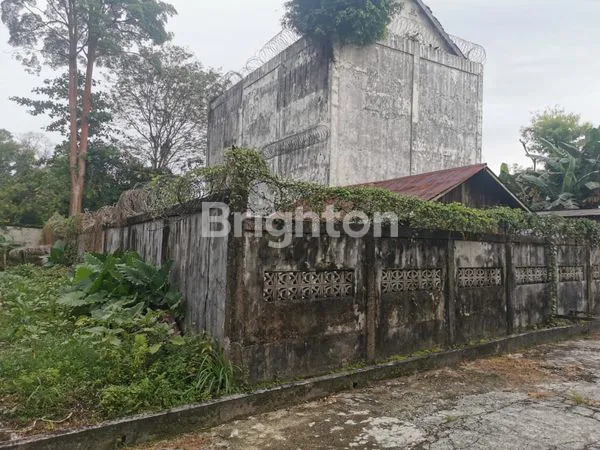 BANGUNAN 5 LANTAI STRATEGIS TENGAH KOTA