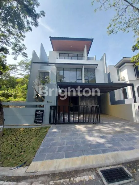 image RUMAH MEWAH 3 LANTAI BOULEVARD CITRAGRAND - VIEW DANAU TEMBALANG (1)