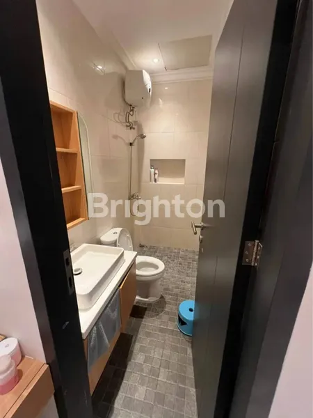 image RUMAH FULL FURNISHED 1M AN SIAP HUNI DI SUKOLILO, DEKAT DENGAN ITS (3)