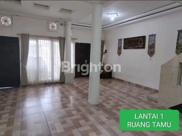 image RUMAH 3 LANTAI LOKASI SRTATEGIS  (2)