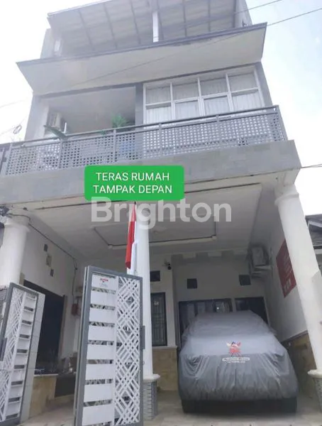 image RUMAH 3 LANTAI LOKASI SRTATEGIS  (1)