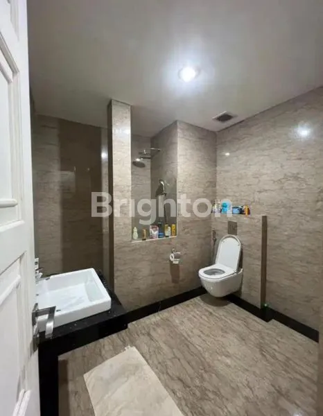 image RUMAH MEWAH DALAM PERUMAHAN ASRI DI LEBAK BULUS CILANDAK (8)