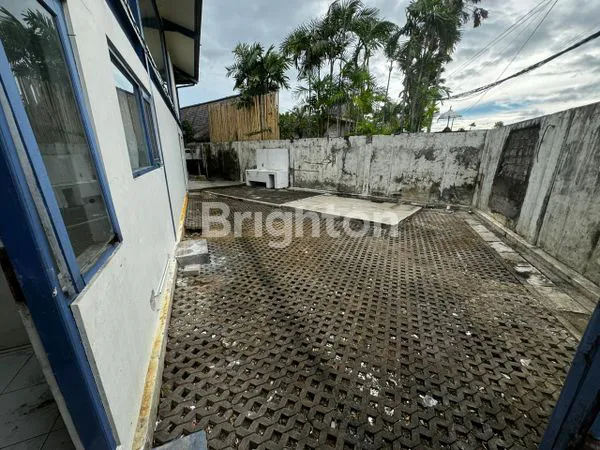 image TANAH DAN BANGUNAN 1 LANTAI DIJUAL CEPAT AREA KEROBOKAN COCOK UNTUK BUKA USAHA DAN INVESTASI  (5)