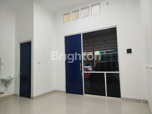 image RUMAH APIK DAN STRATEGIS PINGGIR JALAN (3)