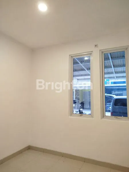 image RUMAH APIK DAN STRATEGIS PINGGIR JALAN (2)