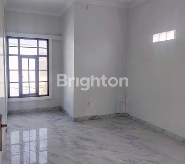 image RUMAH BARU MINIMALIS MODERN SIAP HUNI 5 MENIT KE LRT DAN AKSES TOL (2)