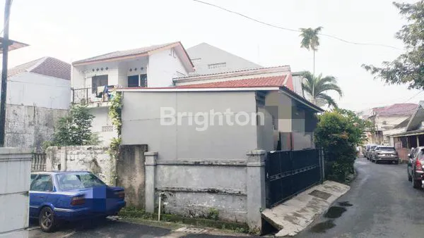 image DI JUAL RUMAH DI CAWANG STRATEGIS ROW DEPAN 2 MOBIL (3)