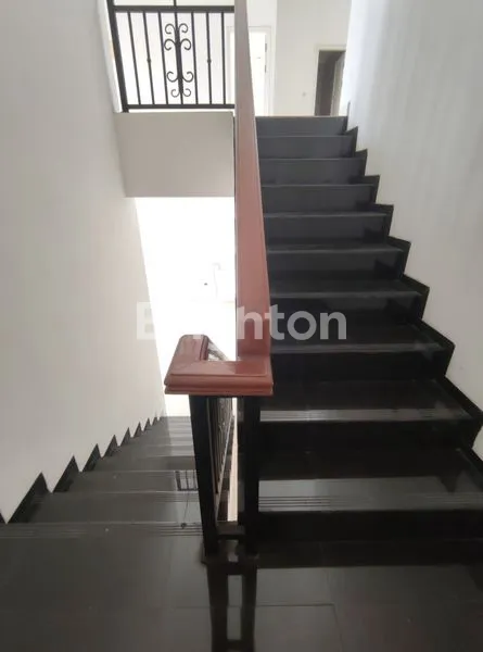 image PROMO AKHIR TAHUN S/D 31 DESEMBER 2025 RUMAH MENTENG DALAM SIAP HUNI JAKARTA SELATAN  (4)