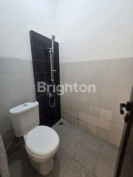 image RUMAH MINIMALIS MODERN DI KOMPLEK DHAYA PESONA JOMBANG (6)