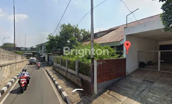 DIJUAL/ DISEWAKAN : RUMAH ATAU TANAH 685 M² DI JALAN RAYA BINTARO PERMAI, JAKARTA SELATAN