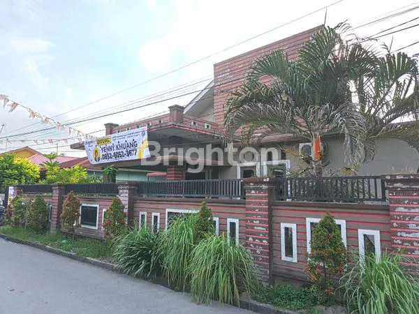 image DIJUAL RUMAH DENGAN HALAMAN DEPAN LUAS HARGA PASTI MURAH \\UD83E\\UDD29 (2)