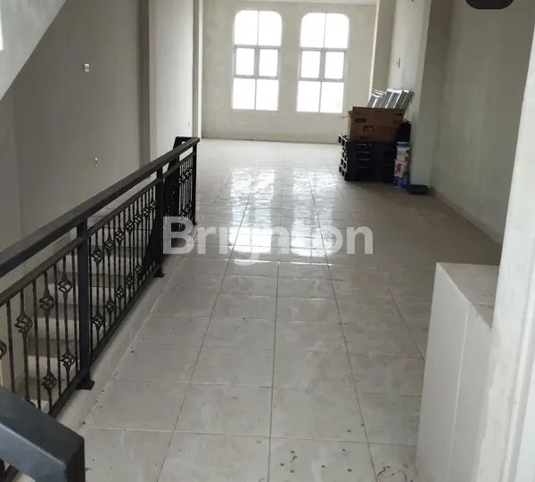 image RUKO 3 LANTAI DI LOKASI STRATEGIS COCOK UNTUK USHA CAFE, RESTO DAN PERKANTORAN DI SINANG BARANG LOJI BOGOR (2)