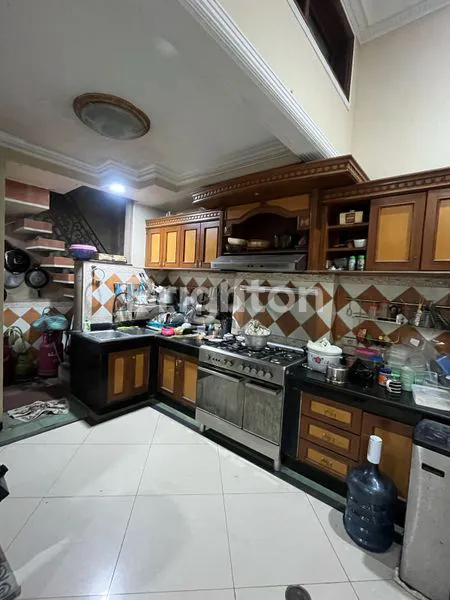 image RUMAH MEWAH DAN MEGAH 2 LANTAI FURNISED MENEMPEL DI SERTAKAN DI BUKIT SARI SEMARANG (6)