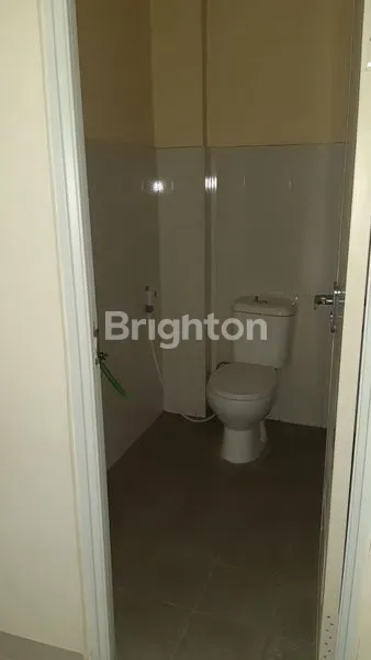 image DIJUAL RUMAH DI GADING SERPONG LOKASI STRATEGIS BISA UNTUK USAHA KAFE (8)