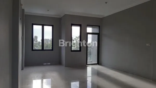 image DIJUAL RUMAH DI GADING SERPONG LOKASI STRATEGIS BISA UNTUK USAHA KAFE (6)