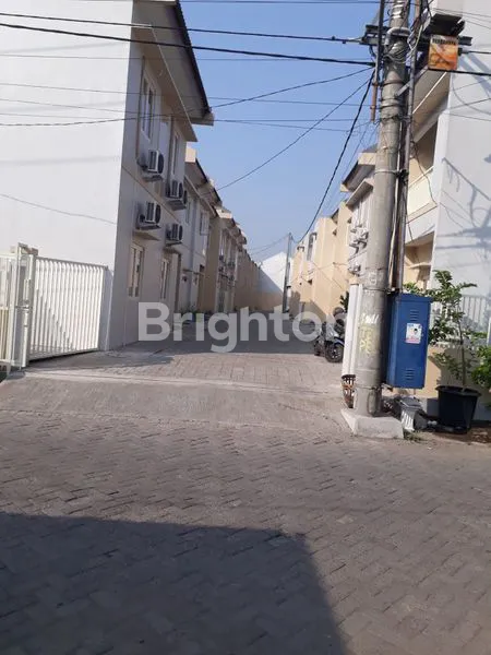 image DIJUAL CEPAT BUTUH UNTUK BEROBAT RUMAH KOS KUTISARI UTARA (1)