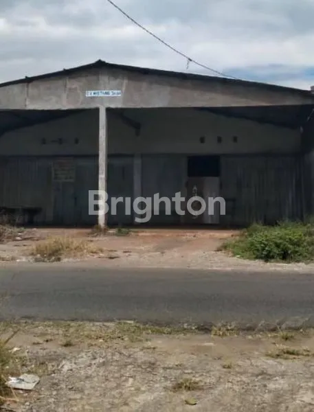 image GUDANG DI POROS BAROMBONG (1)