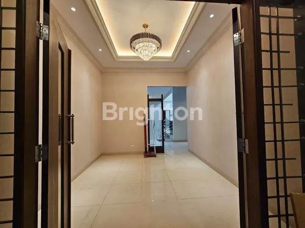 image RUMAH MEWAH 2 LANTAI SEMI FURNISH KAWASAN PANTAI MENTARI (5)