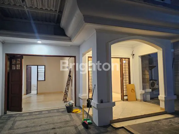 image RUMAH MEWAH 2 LANTAI SEMI FURNISH KAWASAN PANTAI MENTARI (2)