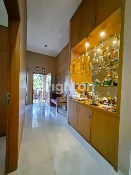 image RUMAH HOEK DI NUSALOKA (8)