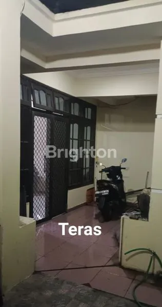 image RUMAH STRATEGIS 2 LANTAI SIAP HUNI NOL JALAN RAYA - SIMOHILIR TIMUR (2)