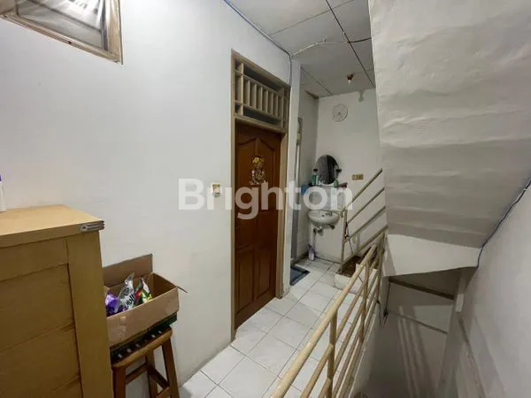 image RUMAH 3 LANTAI SEMI-FURNISHED STRATEGIS DI GLODOK, KEMURNIAN V (4)