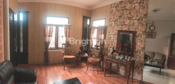 image DIJUAL RUMAH MEWAH 2 LANTAI (7)