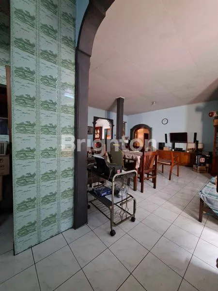 image RUKO 2 LANTAI SEBELAH LUWES GENTAN (6)