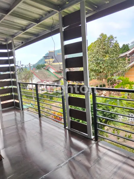 image RUMAH 2 LANTAI FULL FURNISHED BERNUANSA VILLA DI KAWASAN VILLA GREEN APPLE - CIPANAS (6)