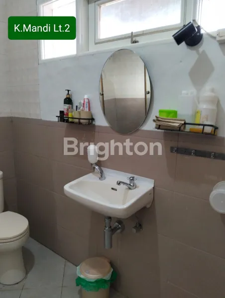 image RUMAH 2 LANTAI FULL FURNISHED BERNUANSA VILLA DI KAWASAN VILLA GREEN APPLE - CIPANAS (7)