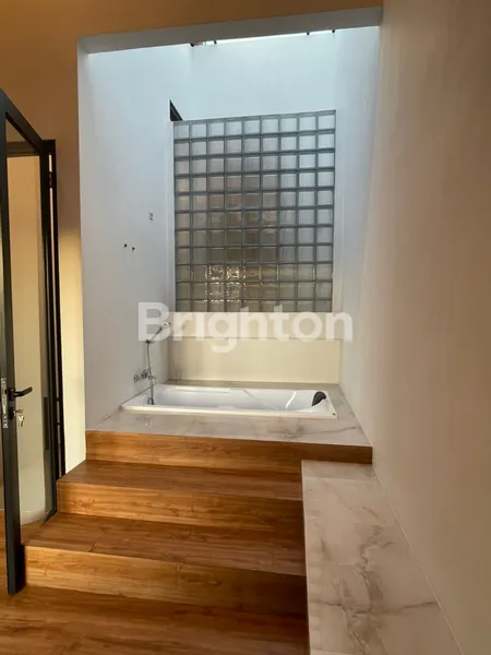 image FREE SUBSIDI DP DAN BIAYA-BIAYA, ONLY 1,5 M-AN RUMAH SURABAYA TIMUR DI PURIMAS REGENCY, ONE GATE SYSTEM, AKSES NOLL JALAN RAYA MERR, MODERN EKSKLUSIF, DEKAT KAMPUS UPN, DEKAT AKSES TOL (5)